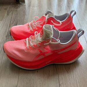 ASICS Superblast Men’s US Size 8.5